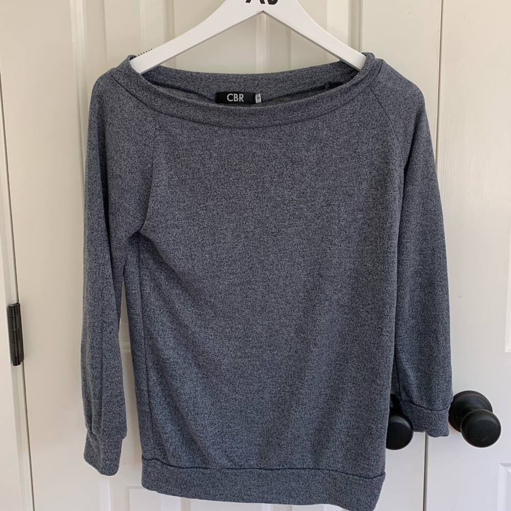 Gray long sleeve shirt